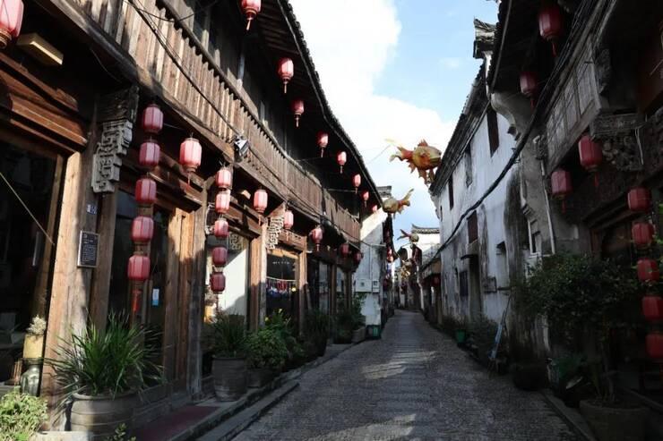 如何区分特发性震颤和帕金森